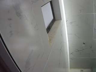 voyeurcam-casa-salsa-bathroom-13