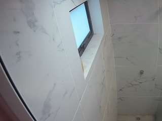voyeurcam-casa-salsa-bathroom-13