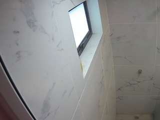 voyeurcam-casa-salsa-bathroom-13