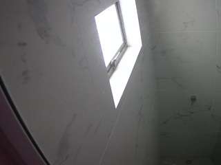 voyeurcam-casa-salsa-bathroom-13