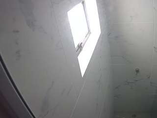 voyeurcam-casa-salsa-bathroom-13