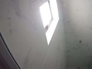 voyeurcam-casa-salsa-bathroom-13