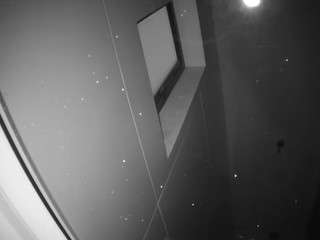 voyeurcam-casa-salsa-bathroom-13