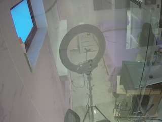 voyeurcam-casa-salsa-bathroom-13