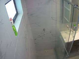 voyeurcam-casa-salsa-bathroom-13