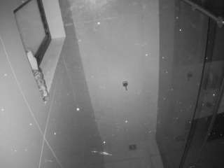 voyeurcam-casa-salsa-bathroom-13