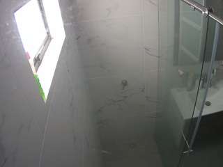 voyeurcam-casa-salsa-bathroom-13