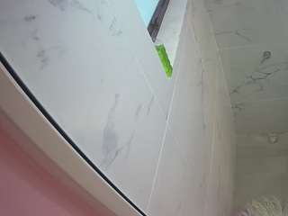 voyeurcam-casa-salsa-bathroom-13