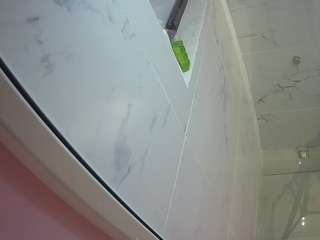 voyeurcam-casa-salsa-bathroom-13