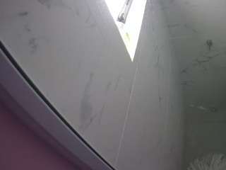 voyeurcam-casa-salsa-bathroom-13
