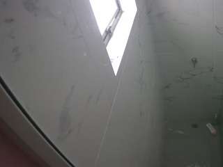 voyeurcam-casa-salsa-bathroom-13