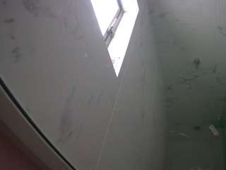 voyeurcam-casa-salsa-bathroom-13