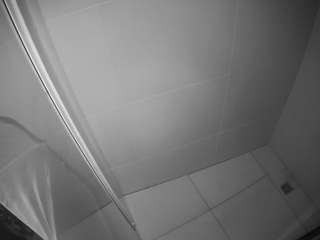 voyeurcam-casa-salsa-bathroom-8