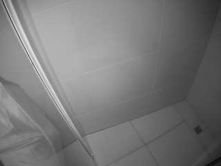 camsoda voyeurcam-casa-salsa-bathroom-8