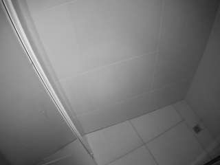 camsoda voyeurcam-casa-salsa-bathroom-8