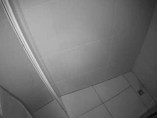 camsoda voyeurcam-casa-salsa-bathroom-8