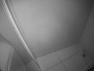 camsoda voyeurcam-casa-salsa-bathroom-8