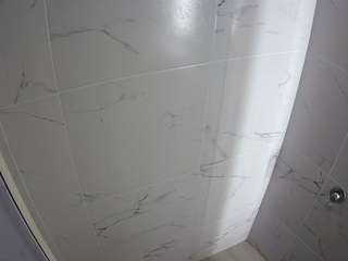 voyeurcam-casa-salsa-bathroom-8