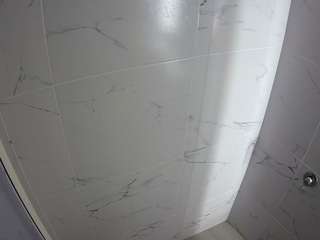 voyeurcam-casa-salsa-bathroom-8