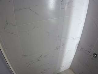 voyeurcam-casa-salsa-bathroom-8