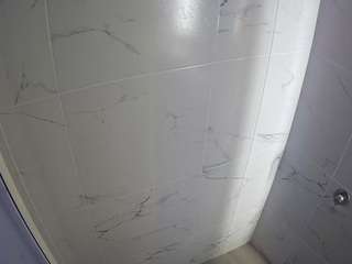 voyeurcam-casa-salsa-bathroom-8