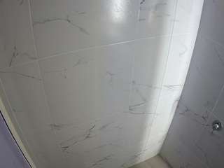 voyeurcam-casa-salsa-bathroom-8