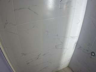 voyeurcam-casa-salsa-bathroom-8