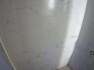 voyeurcam-casa-salsa-bathroom-8