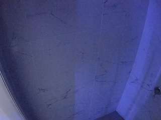 このモデルは現在ライブ中です。 voyeurcam-casa-salsa-bathroom-8