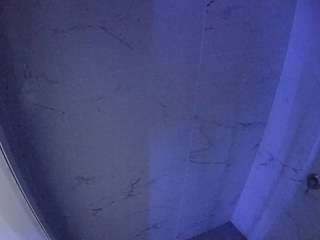 Model ini sedang live sekarang. voyeurcam-casa-salsa-bathroom-8