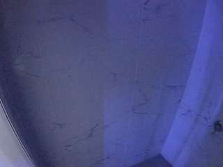 이 모델은 현재 라이브 중입니다. voyeurcam-casa-salsa-bathroom-8