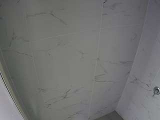 Este modelo está en vivo ahora. voyeurcam-casa-salsa-bathroom-8