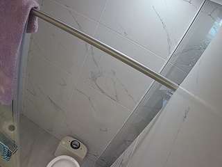 voyeurcam-casa-salsa-bathroom-9