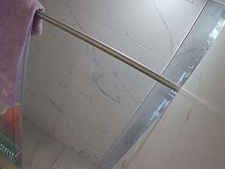 voyeurcam-casa-salsa-bathroom-9