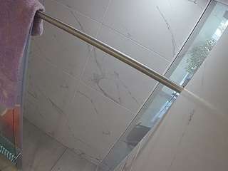 voyeurcam-casa-salsa-bathroom-9