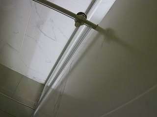 voyeurcam-casa-salsa-bathroom-9