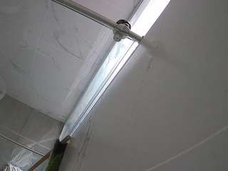 voyeurcam-casa-salsa-bathroom-9
