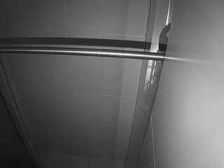 voyeurcam-casa-salsa-bathroom-9