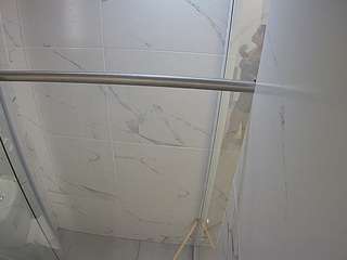 voyeurcam-casa-salsa-bathroom-9