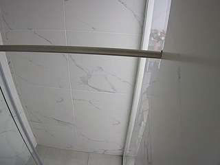 voyeurcam-casa-salsa-bathroom-9