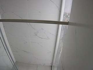 voyeurcam-casa-salsa-bathroom-9