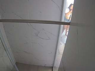 voyeurcam-casa-salsa-bathroom-9