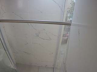 Este modelo está ao vivo agora. voyeurcam-casa-salsa-bathroom-9