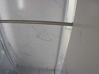 该模特正在直播。 voyeurcam-casa-salsa-bathroom-9
