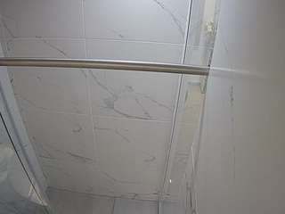 voyeurcam-casa-salsa-bathroom-9