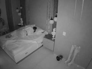 voyeurcam-casa-salsa-bedroom-10