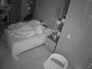 voyeurcam-casa-salsa-bedroom-10
