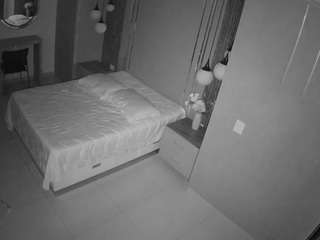 voyeurcam-casa-salsa-bedroom-10