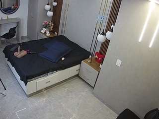 该模特正在直播。 voyeurcam-casa-salsa-bedroom-10