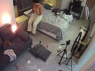 voyeurcam-casa-salsa-bedroom-11